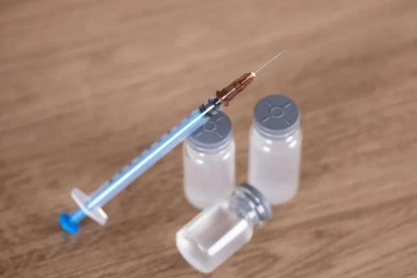 破傷風(fēng)疫苗會發(fā)燒嗎 打了破傷風(fēng)疫苗后發(fā)燒正常嗎 破傷風(fēng)疫苗會發(fā)燒嗎 打了破傷風(fēng)疫苗后發(fā)燒正常嗎