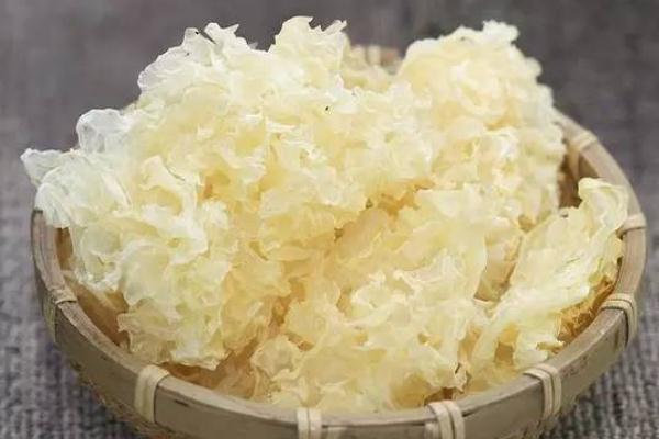 銀耳會(huì)中毒嗎 銀耳會(huì)不會(huì)上火 銀耳會(huì)中毒嗎 銀耳會(huì)不會(huì)上火