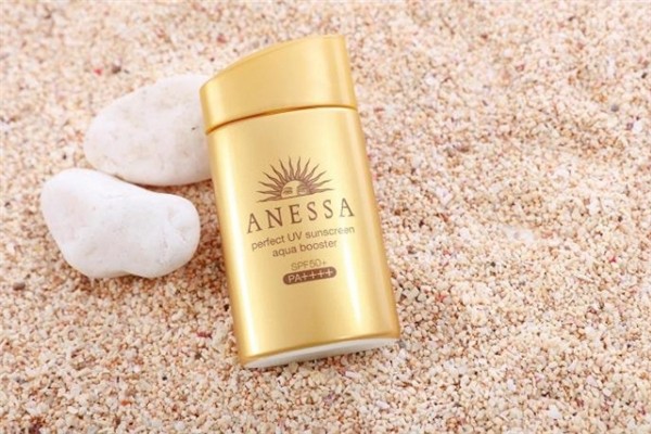 軍訓(xùn)多久補(bǔ)一次防曬 軍訓(xùn)防曬霜哪個(gè)牌子效果好 軍訓(xùn)多久補(bǔ)一次防曬 軍訓(xùn)防曬霜哪個(gè)牌子效果好