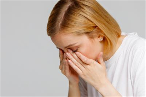 眼睛有血絲怎么回事 眼睛有血絲是結(jié)膜炎嗎 眼睛有血絲怎么回事 眼睛有血絲是結(jié)膜炎嗎