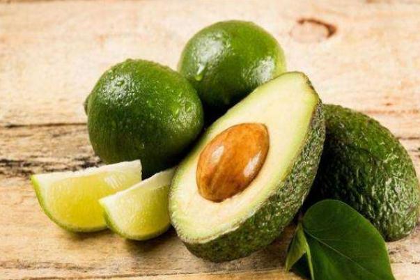 牛油果有黑點還能吃嗎 牛油果有黑點是怎么回事 牛油果有黑點還能吃嗎 牛油果有黑點是怎么回事