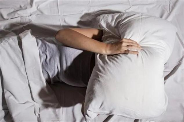 多夢會引起頭疼嗎 多夢頭疼是怎么原因 多夢會引起頭疼嗎 多夢頭疼是怎么原因