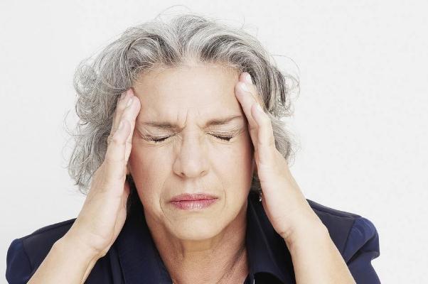 偏頭痛會遺傳嗎 偏頭痛會惡心想吐嗎 偏頭痛會遺傳嗎 偏頭痛會惡心想吐嗎