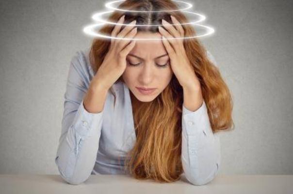 偏頭痛該怎么治療 偏頭痛有哪些引發(fā)因素 偏頭痛該怎么治療 偏頭痛有哪些引發(fā)因素