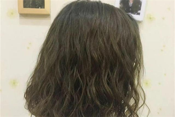 燙發(fā)會(huì)維持多久 燙發(fā)后如何保養(yǎng)和打理 燙發(fā)會(huì)維持多久 燙發(fā)后如何保養(yǎng)和打理