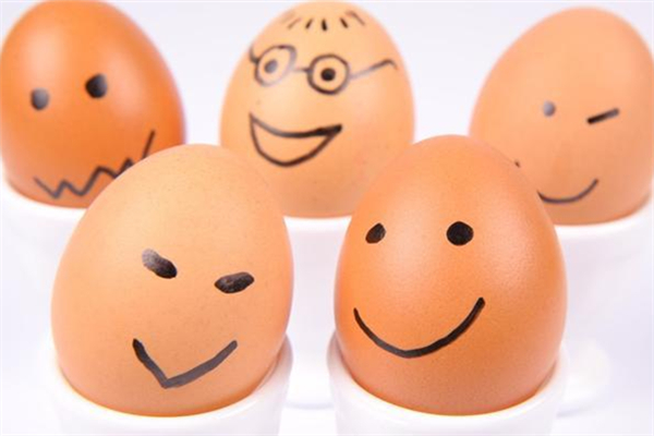 雞蛋冷水煮還是開(kāi)水煮 雞蛋煮時(shí)間長(zhǎng)了對(duì)身體有害嗎 雞蛋冷水煮還是開(kāi)水煮 雞蛋煮時(shí)間長(zhǎng)了對(duì)身體有害嗎