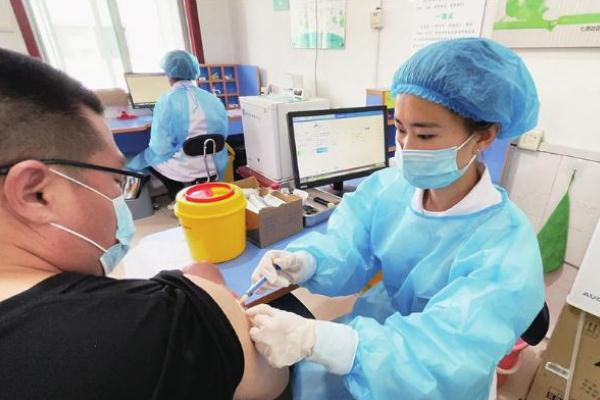 打新冠疫苗可以吃西瓜嗎 打完新冠疫苗忌吃發(fā)物嗎 打新冠疫苗可以吃西瓜嗎 打完新冠疫苗忌吃發(fā)物嗎