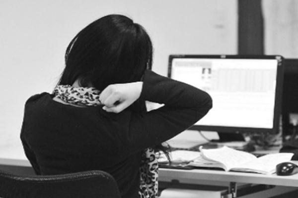 頸椎病是怎么形成的 頸椎病的預(yù)防與治療 頸椎病是怎么形成的 頸椎病的預(yù)防與治療