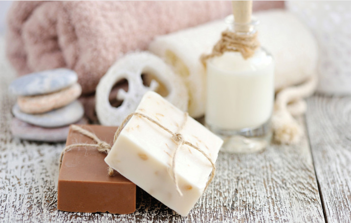 先擦身體乳還是防曬 防曬和身體乳先用哪個 先擦身體乳還是防曬 防曬和身體乳先用哪個