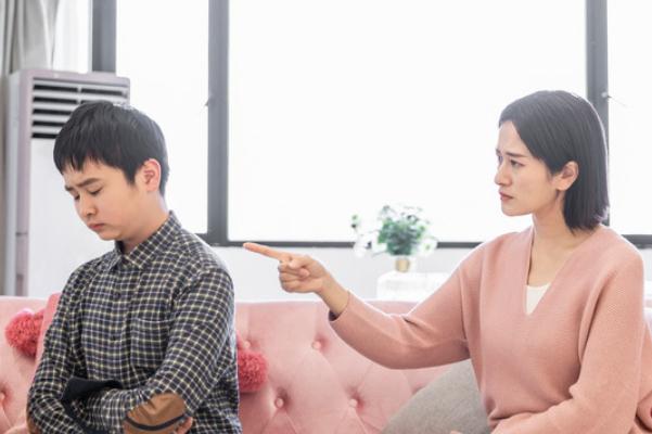 孩子叛逆期有自殘行為 孩子叛逆期用看心理醫(yī)生嗎 孩子叛逆期有自殘行為 孩子叛逆期用看心理醫(yī)生嗎