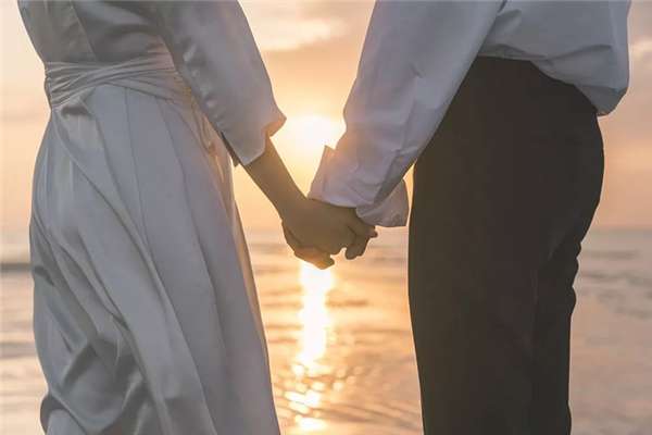 喜歡穿性感衣服的女人是什么性格 男生喜歡女朋友穿性感衣服嗎 喜歡穿性感衣服的女人是什么性格 男生喜歡女朋友穿性感衣服嗎