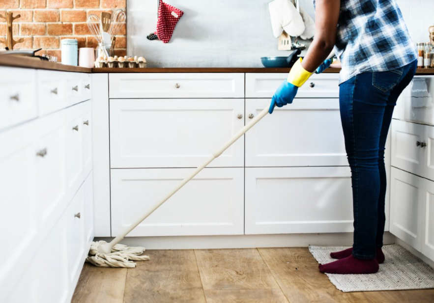 用花露水拖地對(duì)孕婦有影響嗎 用花露水拖地對(duì)新生兒有影響嗎 用花露水拖地對(duì)孕婦有影響嗎 用花露水拖地對(duì)新生兒有影響嗎