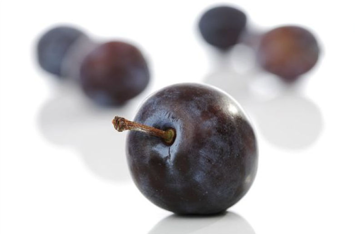 李子怎么挑選甜的 李子為什么不能多吃 李子怎么挑選甜的 李子為什么不能多吃