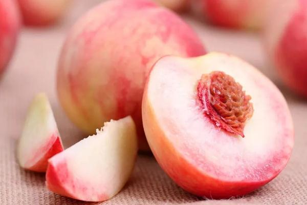 桃子要放冰箱儲存嗎 桃子要去皮去吃嗎 桃子要放冰箱儲存嗎 桃子要去皮去吃嗎