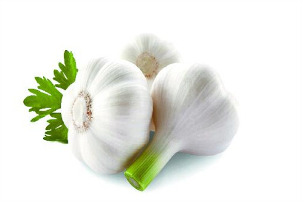 大蒜泡酒能補(bǔ)腎壯陽是真的嗎 大蒜泡酒的正確方法 大蒜泡酒能補(bǔ)腎壯陽是真的嗎 大蒜泡酒的正確方法