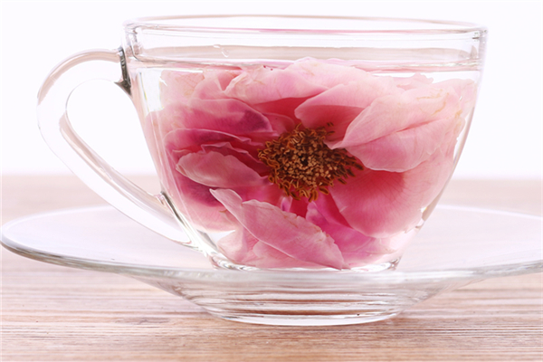 玫瑰花茶可以隔夜喝嗎 玫瑰花茶泡多長時間就不能喝了 玫瑰花茶可以隔夜喝嗎 玫瑰花茶泡多長時間就不能喝了