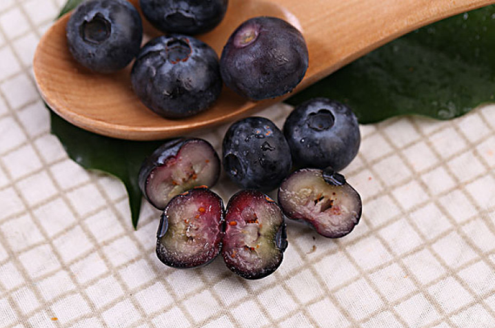 藍莓和什么水果一起榨汁最佳搭配 藍莓的禁忌是什么 藍莓和什么水果一起榨汁最佳搭配 藍莓的禁忌是什么