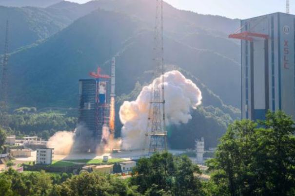 中國成功發(fā)射遙感三十號10組衛(wèi)星 順利進入預定軌道 中國成功發(fā)射遙感三十號10組衛(wèi)星 順利進入預定軌道
