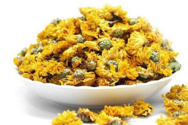 菊花茶可以隔夜喝嗎 菊花茶可以冷泡嗎 菊花茶可以隔夜喝嗎 菊花茶可以冷泡嗎