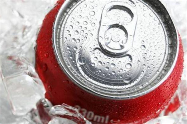 可樂(lè)隔夜能不能喝 可樂(lè)喝多了對(duì)身體有什么危害 可樂(lè)隔夜能不能喝 可樂(lè)喝多了對(duì)身體有什么危害