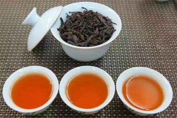 紅茶泡幾次就不能喝了 紅茶每次放多少克 紅茶泡幾次就不能喝了 紅茶每次放多少克