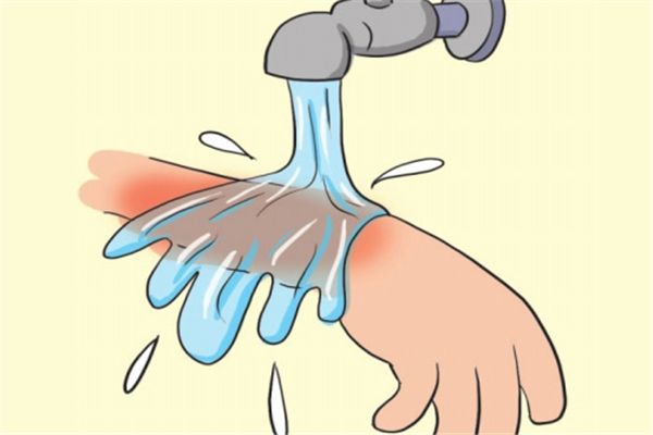 燙傷后如何處理 燙傷后會留疤痕么 燙傷后如何處理 燙傷后會留疤痕么