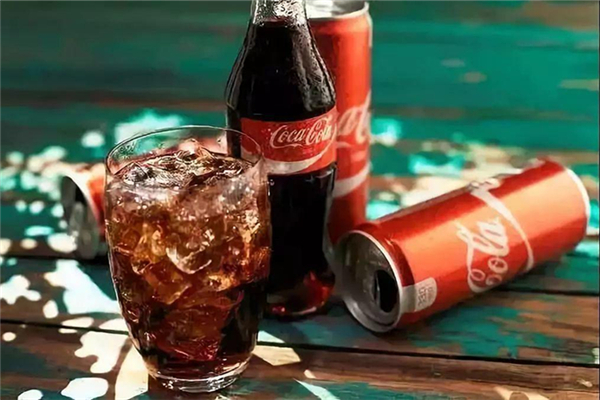 可樂會導(dǎo)致尿酸高嗎 可樂會導(dǎo)致痛風(fēng)嗎 可樂會導(dǎo)致尿酸高嗎 可樂會導(dǎo)致痛風(fēng)嗎