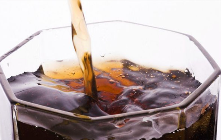 長(zhǎng)期喝冰可樂(lè)對(duì)胃有什么損傷 可樂(lè)冷凍了怎么處理 長(zhǎng)期喝冰可樂(lè)對(duì)胃有什么損傷 可樂(lè)冷凍了怎么處理