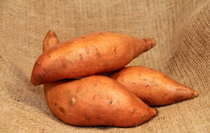 紅薯一天吃幾個不會胖 吃紅薯可以立馬喝水嗎 紅薯一天吃幾個不會胖 吃紅薯可以立馬喝水嗎