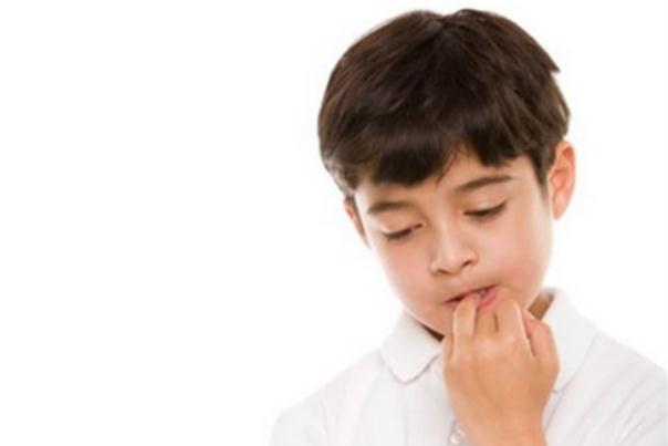 寶寶吃手指入睡怎么辦 寶寶吃手指吃爛了怎么辦 寶寶吃手指入睡怎么辦 寶寶吃手指吃爛了怎么辦