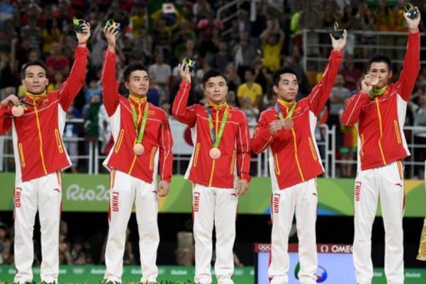 中國(guó)體操男團(tuán)獲得銅牌 中國(guó)小伙子們?nèi)珗?chǎng)零失誤 中國(guó)體操男團(tuán)獲得銅牌 中國(guó)小伙子們?nèi)珗?chǎng)零失誤