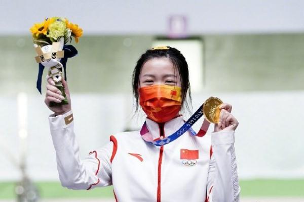 楊倩的珍珠美甲 美甲要做多久 楊倩的珍珠美甲 美甲要做多久