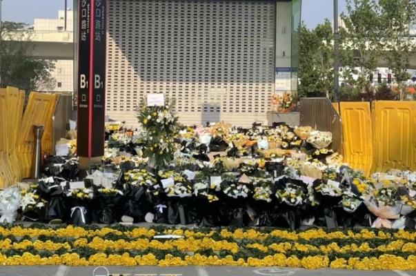 因何拆除鄭州地鐵圍擋 地鐵有破窗錘嗎 因何拆除鄭州地鐵圍擋 地鐵有破窗錘嗎