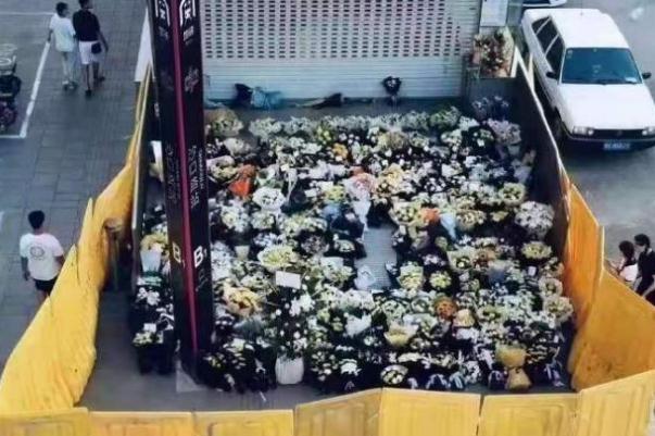 因何拆除鄭州地鐵圍擋 地鐵有破窗錘嗎 因何拆除鄭州地鐵圍擋 地鐵有破窗錘嗎