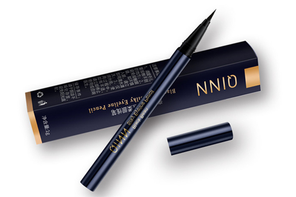 眼線筆要用卸妝水還是卸妝油 眼線筆用什么擦掉 眼線筆要用卸妝水還是卸妝油 眼線筆用什么擦掉