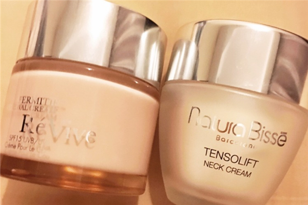 頸霜要不要洗 頸霜要早晚都用嗎 頸霜要不要洗 頸霜要早晚都用嗎