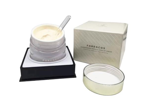 素顏霜是保濕霜嗎 日常使用素顏霜時(shí)需要注意什么 素顏霜是保濕霜嗎 日常使用素顏霜時(shí)需要注意什么