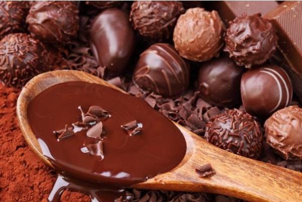 巧克力會(huì)加重痛經(jīng) 巧克力經(jīng)期能吃嗎 巧克力會(huì)加重痛經(jīng) 巧克力經(jīng)期能吃嗎