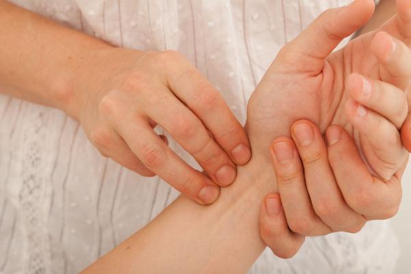 把脈是動(dòng)脈還是靜脈 把脈是左手還是右手 把脈是動(dòng)脈還是靜脈 把脈是左手還是右手