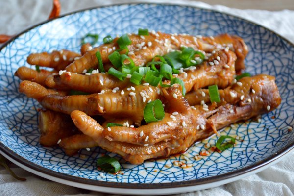 雞爪的脂肪含量高嗎 雞爪減肥的人能吃嗎 雞爪的脂肪含量高嗎 雞爪減肥的人能吃嗎