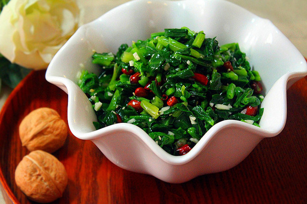 菠菜可以和雞蛋一起吃嗎 菠菜可以和豆腐一起吃嗎 菠菜可以和雞蛋一起吃嗎 菠菜可以和豆腐一起吃嗎