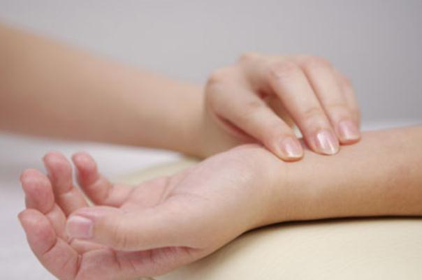 把脈是動(dòng)脈還是靜脈 把脈是左手還是右手 把脈是動(dòng)脈還是靜脈 把脈是左手還是右手