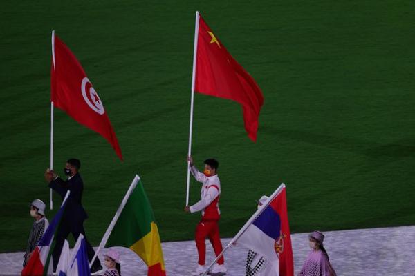 中國(guó)代表團(tuán)旗手蘇炳添亮相 短跑的好處有哪些 中國(guó)代表團(tuán)旗手蘇炳添亮相 短跑的好處有哪些