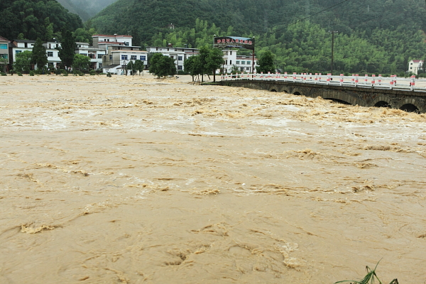洪災(zāi)過后的河南衛(wèi)輝滿目瘡痍 洪水來臨前要準備什么 洪災(zāi)過后的河南衛(wèi)輝滿目瘡痍 洪水來臨前要準備什么