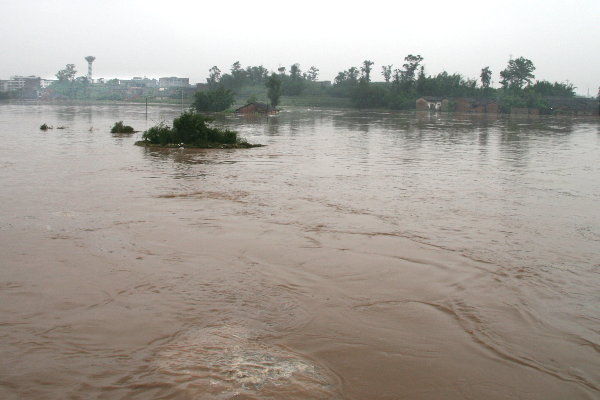 洪災(zāi)過后的河南衛(wèi)輝滿目瘡痍 洪水來臨前要準備什么 洪災(zāi)過后的河南衛(wèi)輝滿目瘡痍 洪水來臨前要準備什么