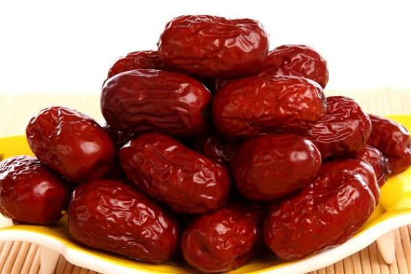 紅棗是補(bǔ)血還是活血 紅棗是冬棗曬干的嗎 紅棗是補(bǔ)血還是活血 紅棗是冬棗曬干的嗎