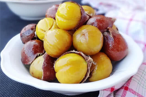 板栗煮完要用冷水過(guò)一遍嗎 板栗煮熟可以放多久 板栗煮完要用冷水過(guò)一遍嗎 板栗煮熟可以放多久