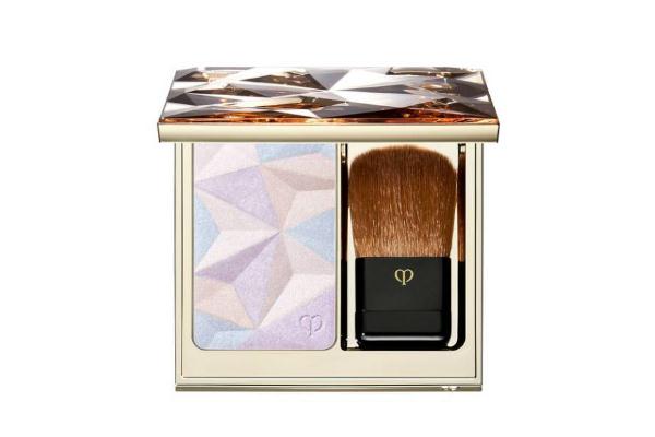 高光粉是定妝粉嗎 高光粉能代替定妝粉嗎 高光粉是定妝粉嗎 高光粉能代替定妝粉嗎