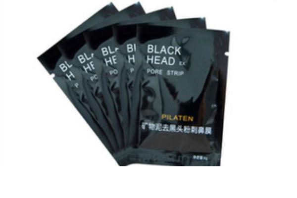 撕拉面膜會(huì)使毛孔越來越粗嗎 如何使用撕拉面膜 撕拉面膜會(huì)使毛孔越來越粗嗎 如何使用撕拉面膜