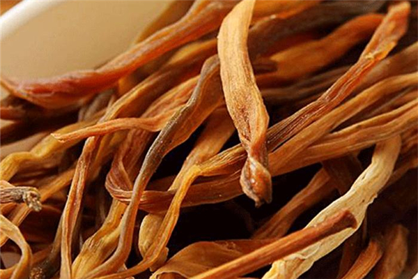 黃花菜曬干要去花心嗎 黃花菜曬干的方法 黃花菜曬干要去花心嗎 黃花菜曬干的方法